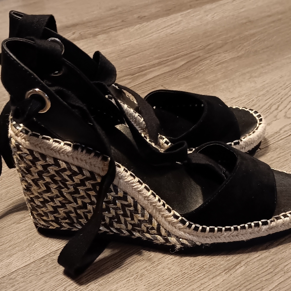 Vince Camuto Black Espadrille Wedges with Basketweave Pattern